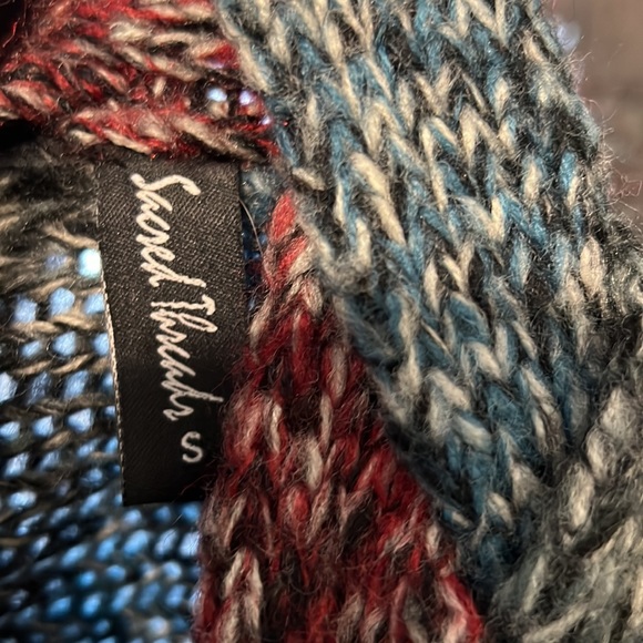 Hand knit cardigan sweater - Picture 6 of 13